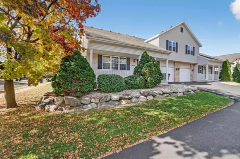 972 Chandler Ln, Sun Prairie, WI 53590