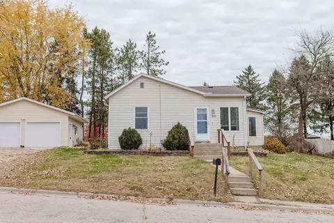 335 7th St, Mineral Point, WI 53565