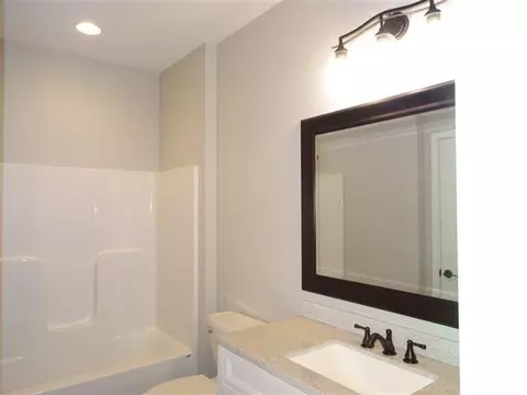 Bath - 3135 S Bartells Dr, Beloit, WI 53511 photo 4 of 5