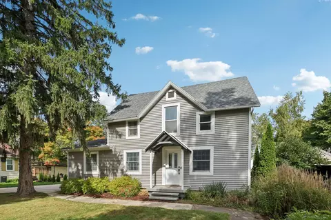 149 W Reynolds St, Cottage Grove, WI 53527