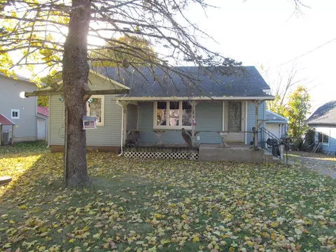 11535 Kluckhohn St, Stitzer, WI 53825