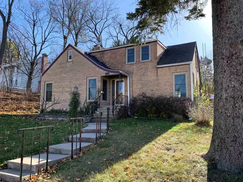 615 W Mackie St, Beaver Dam, WI 53916