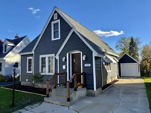 213 James St, Beaver Dam, WI 53916