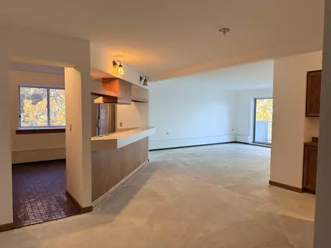 3100 Lake Mendota Dr #401, Madison, WI 53705