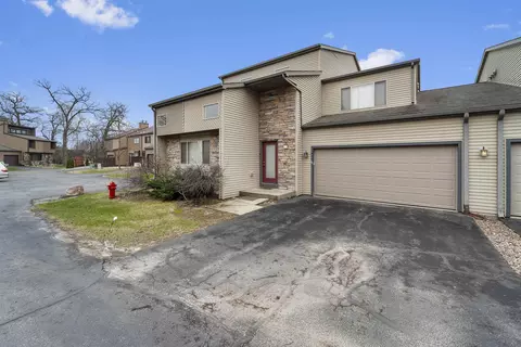 511 Knightsbridge Rd, Waunakee, WI 53597