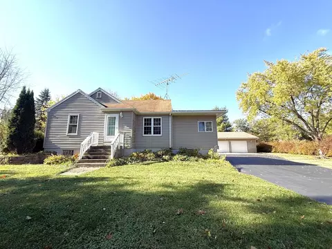 8424 Park St, Burlington, WI 53105