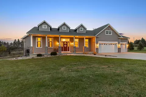 n7146 Pacific Ridge, Pardeeville, WI 53954