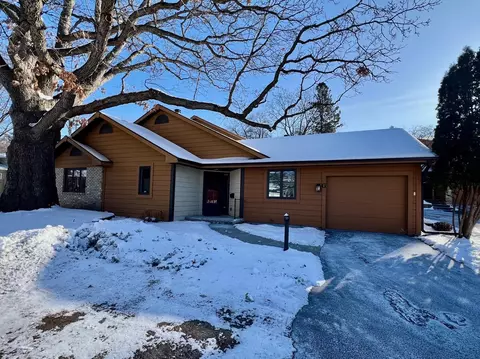4707 Burma Rd #G, Mcfarland, WI 53558
