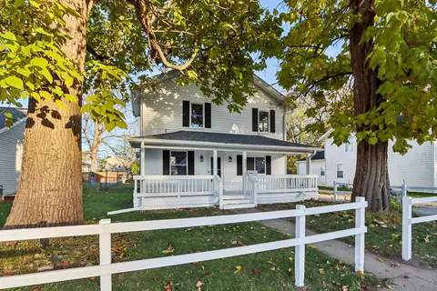 323 Center Ave, Janesville, WI 53548