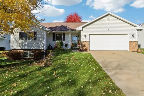 712 Brookview Trl, Mount Horeb, WI 53572