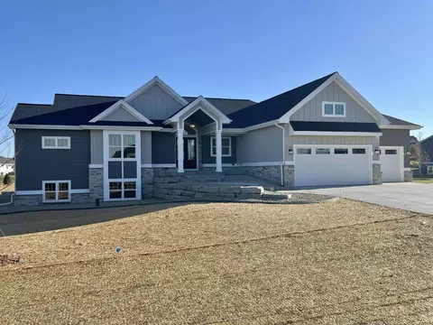 6638 Wagners Vineyard Trl, Sun Prairie, WI 53590