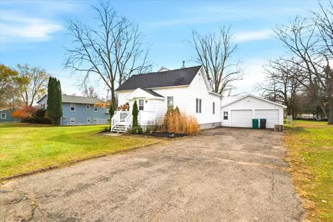 121 Elmwood Ln, Nekoosa, WI 54457