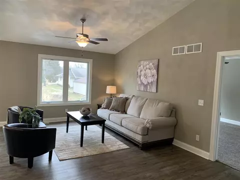 Living - 2301 Walnut St, Beloit, WI 53511 photo 2 of 3