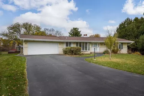 7728 Carolind Ct, Verona, WI 53593
