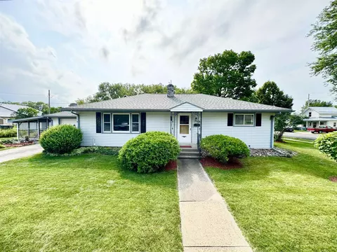 702 Park St, Boscobel, WI 53805