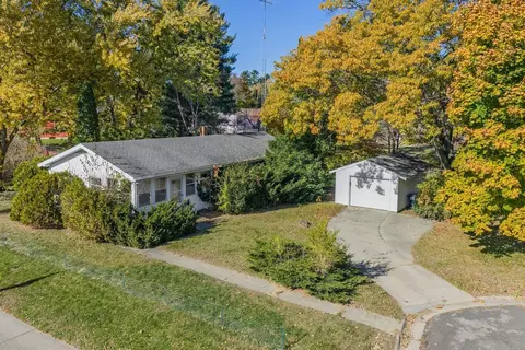 313 Bluff View Ct, Portage, WI 53901