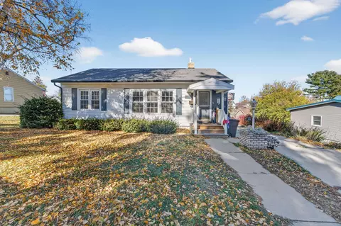 506 W Division St, Dodgeville, WI 53533