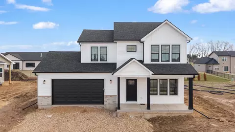 610 Clemens Dr, Arlington, WI 53911