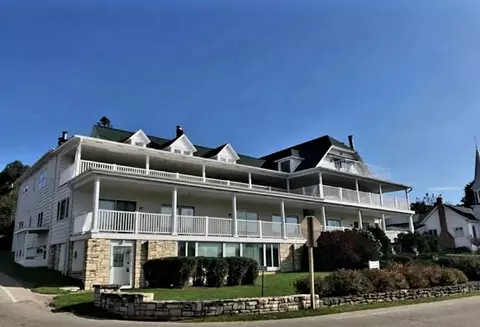 9976 Moravia St #1N, Ephraim, WI 54211