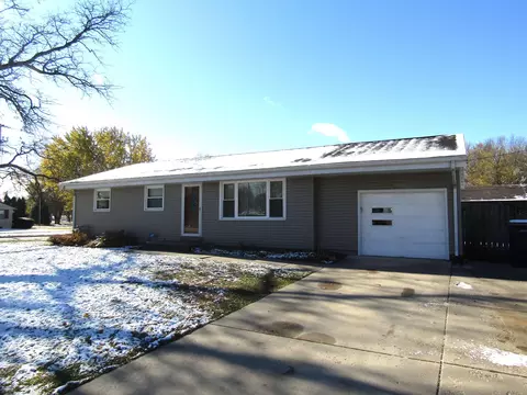 1220 S Grant Ave, Janesville, WI 53546
