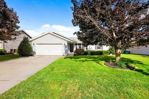 3221 Aurora Ln, Janesville, WI 53548