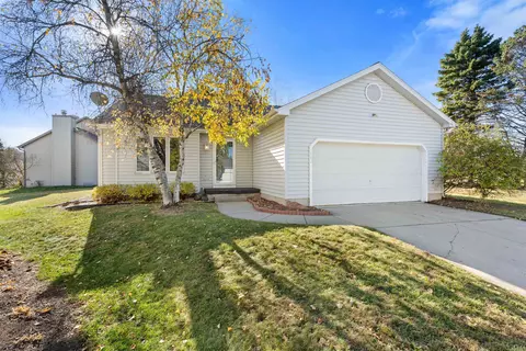 862 Sky Ridge Dr, Madison, WI 53719