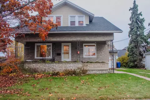 409 2nd St, Menasha, WI 54952