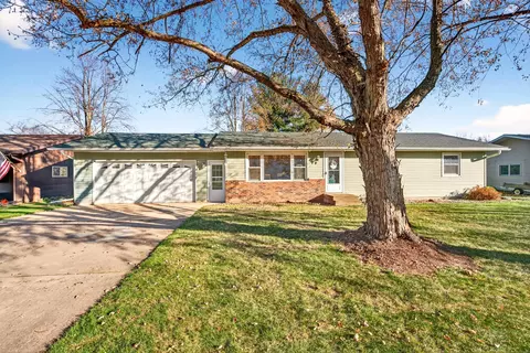 206 Moorland Dr, Markesan, WI 53946