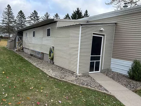 423 Gordon Dr, Onalaska, WI 54650