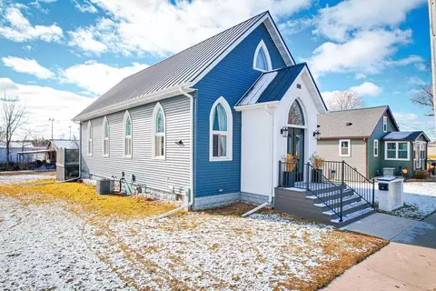 712 Lacrosse St, Mauston, WI 53948