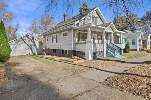 219 E Howard St, Portage, WI 53901