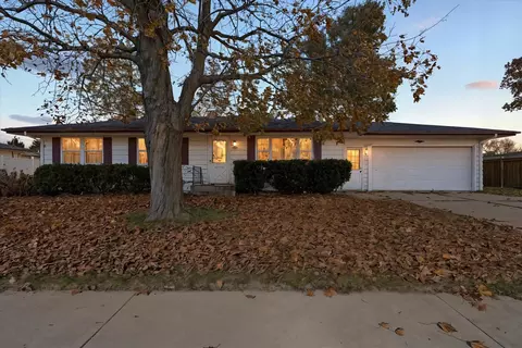 242 W Burbank Ave, Janesville, WI 53546