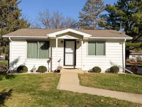218 W Division St, Mazomanie, WI 53560