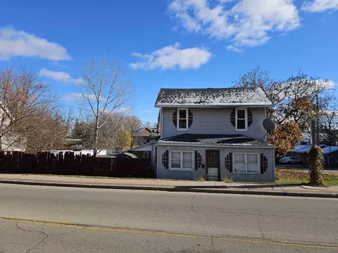 225 N Water St, Platteville, WI 53818