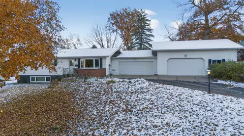 122 Hillside Cir, New Glarus, WI 53574