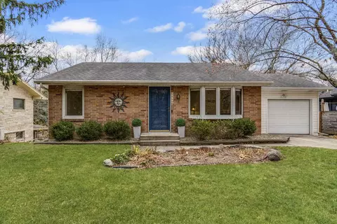 5449 Old Middleton Rd, Madison, WI 53705