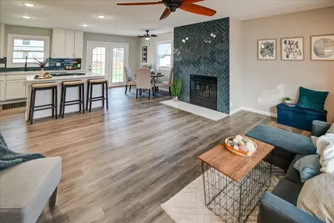 10 Ammerman Cir, Madison, WI 53716