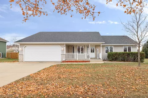 619 Birdie Ln, Poynette, WI 53955