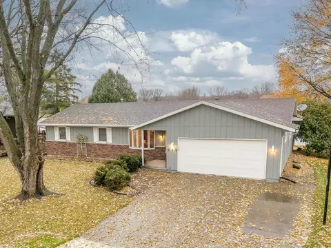 528 Dennis Dr, Deforest, WI 53532