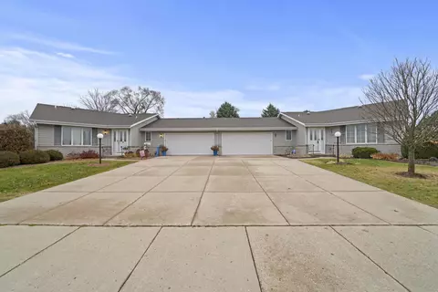 728 Nantucket Dr, Janesville, WI 53546