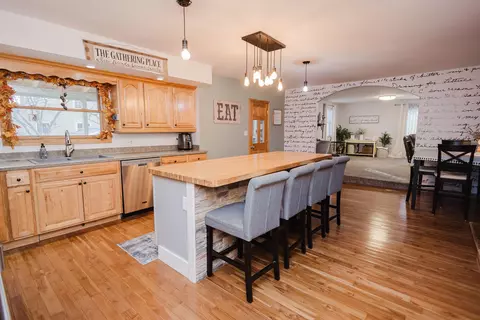 825 Fountain St, Mineral Point, WI 53565