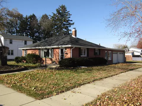 873 Benton Ave, Janesville, WI 53545
