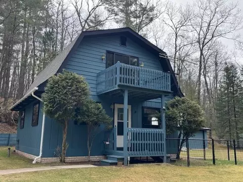 9675 Perry Dr, Woodruff, WI 54568