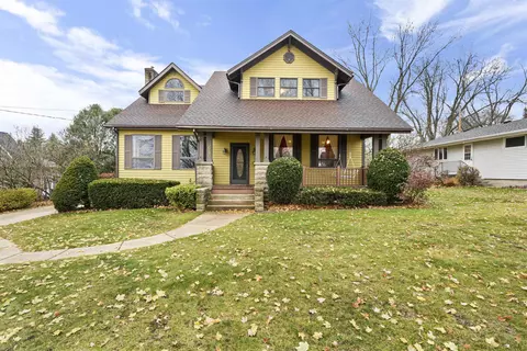 615 S Wisconsin St, Mineral Point, WI 53565