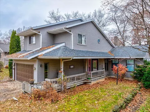 506 Lake Shore Dr, Pardeeville, WI 53954
