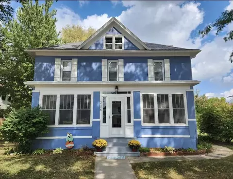 226 6th Ave, Baraboo, WI 53913