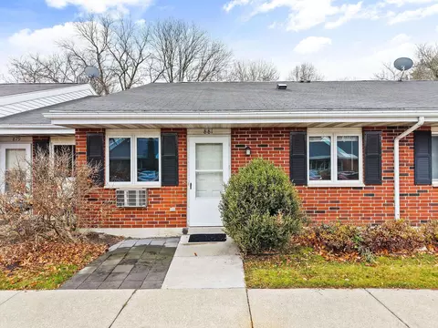 881 Kottke Dr, Madison, WI 53719