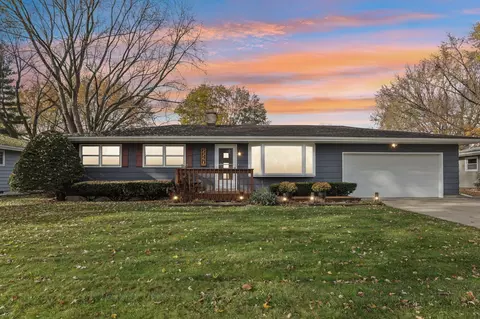 5520 Leanne Ln, Mcfarland, WI 53558