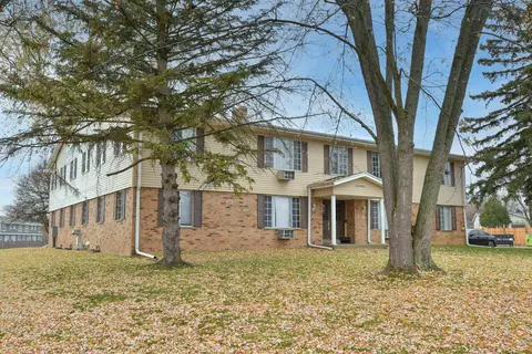 n169w19865 Chestnut Ct, Jackson, WI 53037