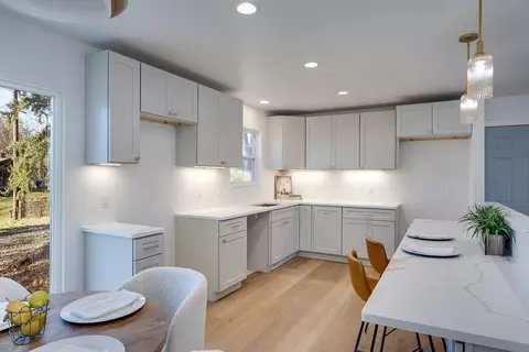 1214 Bay Ridge Rd, Madison, WI 53716